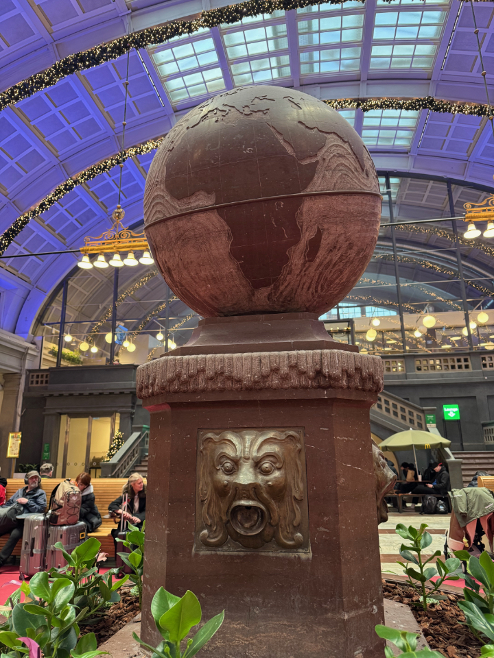 Globe Drinking Fountain